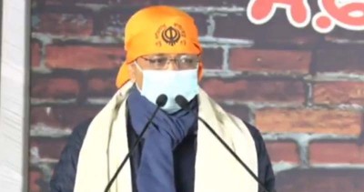 Delhi CM Arvind Kejriwal visits Singhu Border, urges Centre to repeal farm laws