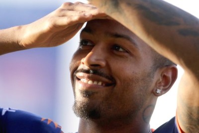 IPL: Hardik Pandya's quickfire half century takes MI to 195/5