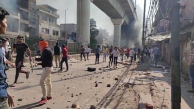 Delhi violence: Amit Shah holds meeting with Delhi CM Kejiwal, LG Baijal, political leaders