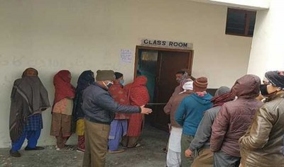 J&K DDC polls: Voting begins for final phase, 8.93 pc votes polled till 0900 hrs