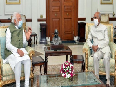 PM calls on President Kovind, briefs him on LAC situation
