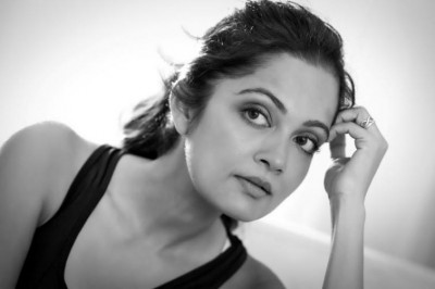 Sheena Chohan recites Bengali version of Kireet Khurana's 'Pravasi' 