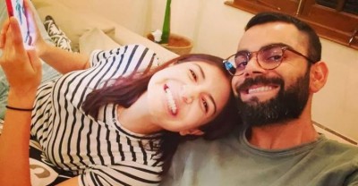 Virat Kohli, Anushka Sharma give 'fake' smiles during quarantine times