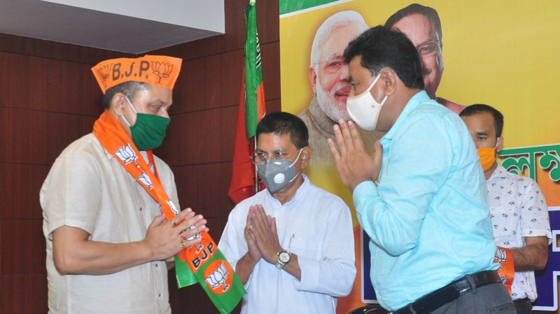 Assam BJP welcomes Hemanta Kumar Neog to party