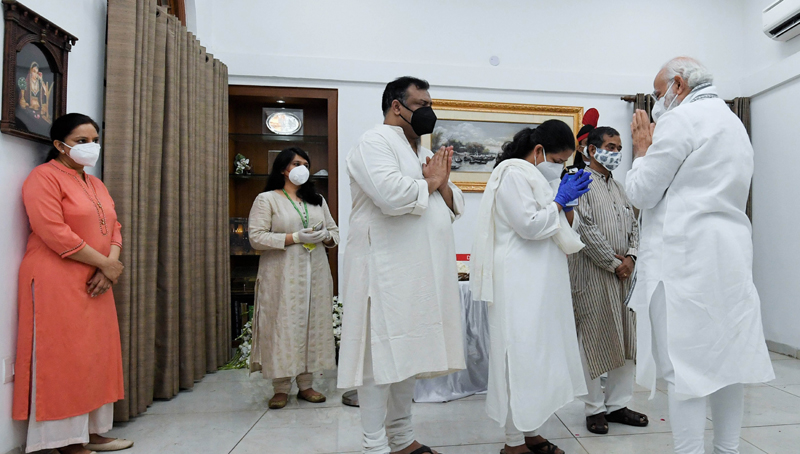 PM Narendra Modi pays tribute to Pranab Mukherjee