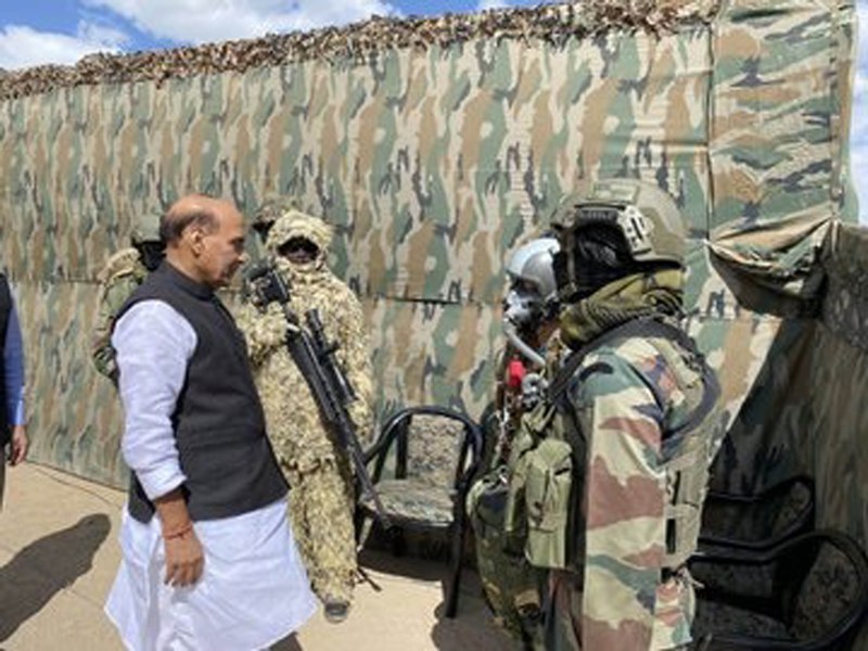 Rajnath Singh participates at military exercise in Leh