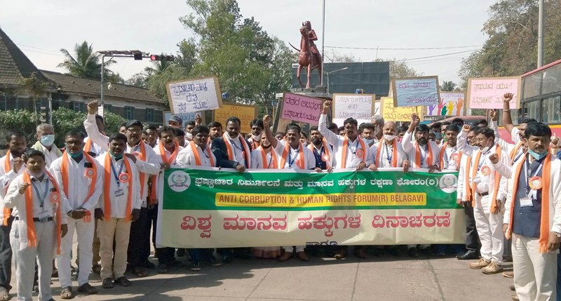 Farmers stage protest against farm laws near Suvarna Vidhana Soudha in Belagavi