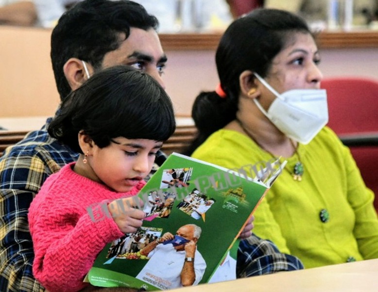 Audience reads BJP government's one year book in Belagavi