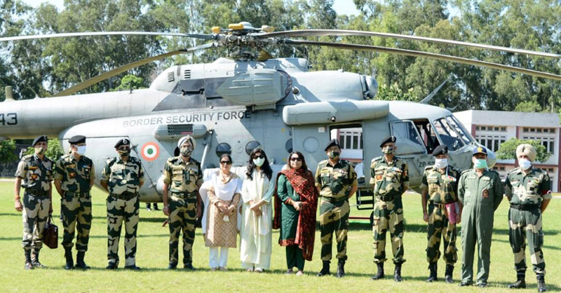 DG BSF Rakesh Asthana with wife and other senior ranked officers of Jammu Frontier