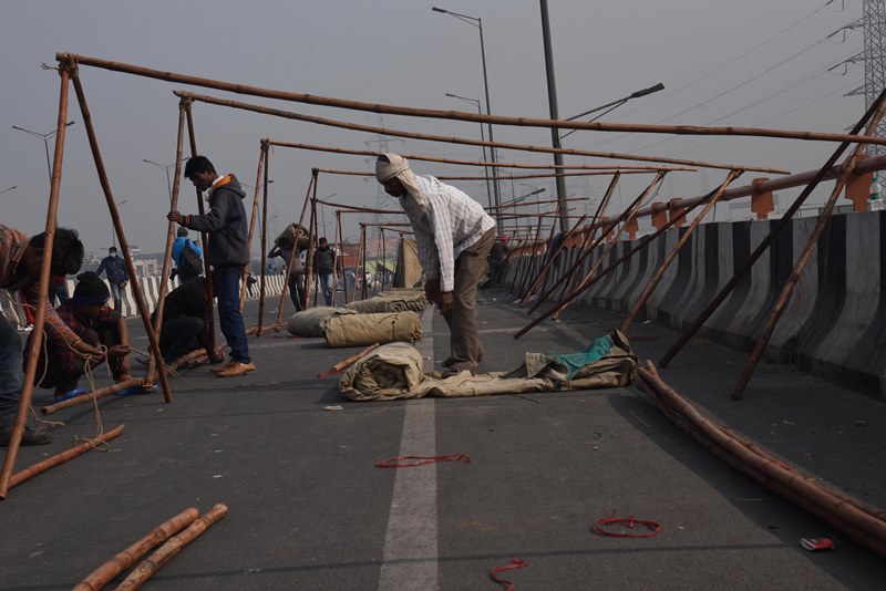 Farmers from Uttar Pradesh and Uttarakhand staging dharna against farm bills