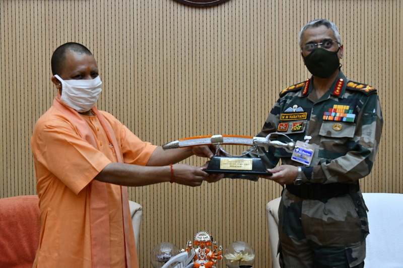 Manoj Mukund Naravane meets Uttar Pradesh Governor Anandiben Patel