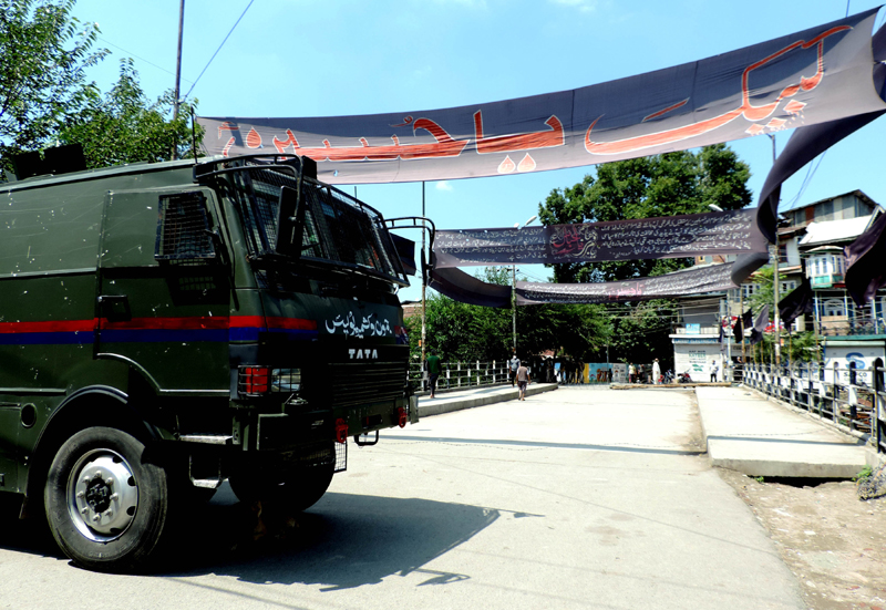 Business in Srinagar resumes after restrictions