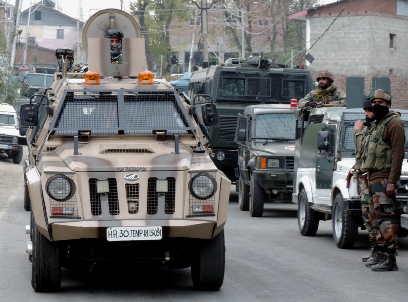 Jammu and Kashmir: Security forces ready to proceed at the encounter site