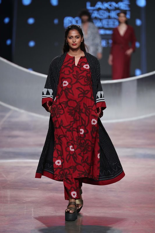 Lakme Fashion Week: Dia Mirza sets stage on fire