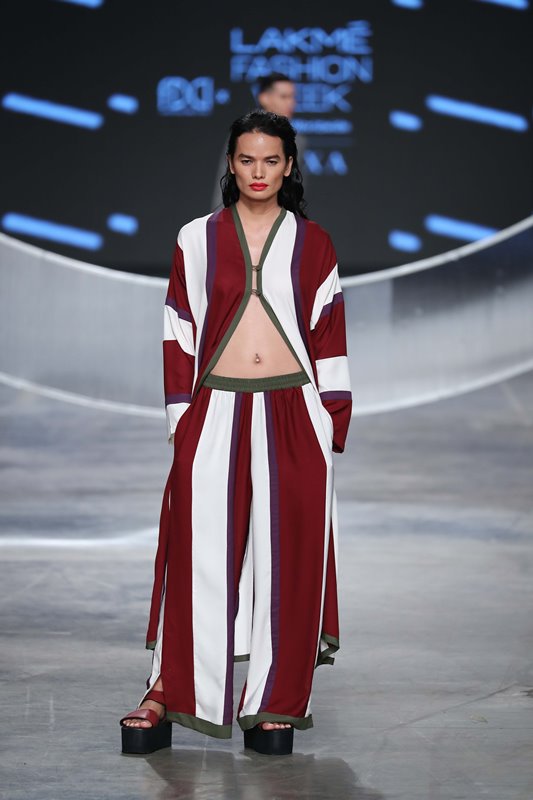 Lakme Fashion Week: Dia Mirza sets stage on fire