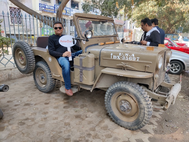 Gurugram keeps Valentines date with vintage cars while spreading vaccination awareness