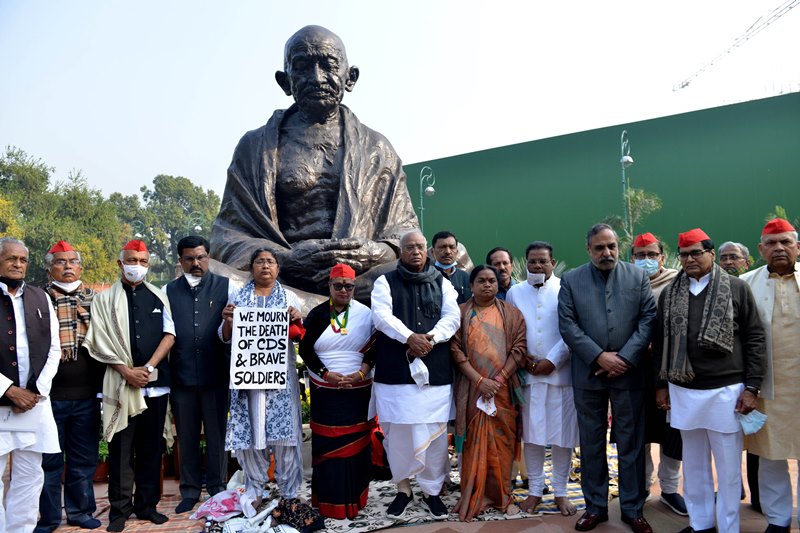 Opposition mourns death of CDS Bipin Rawat and others in chopper crash