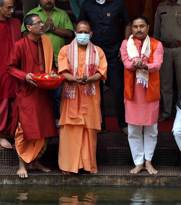 UP CM Yogi Adityanath visits Kamakhya temple
