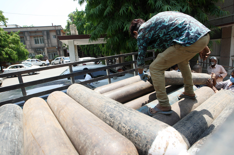 Transportation of Oxygen cylinders in Prayagraj
