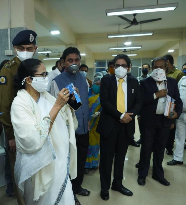 Mamata Banerjee receives Swasthya Sathi card