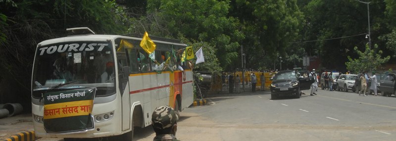 Farmers protest at Jantar Mantar in Delhi