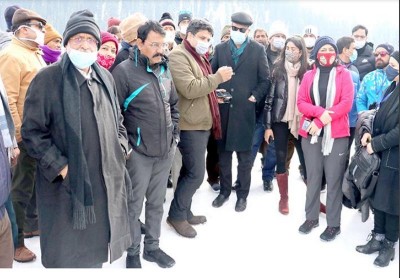 Jammu and Kashmir: Parliamentary panel meets Gulmarg hoteliers
