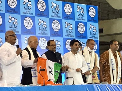 Former Goa Chief Minister Luizinho Faleiro joins TMC, says country needs a street fighter like Mamata Banerjee