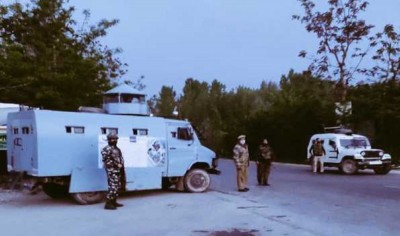 Kashmir: Encounter underway in Sopore, foreign militant involved in killing of 2 councilor trapped