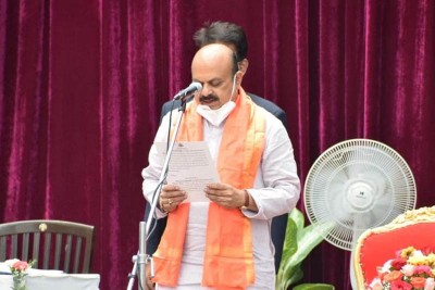 Basavaraj Bommai takes oath as Karnataka CM, succeeds BS Yediyurappa
