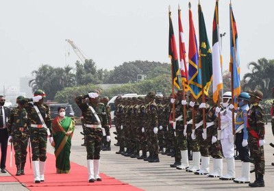 Nepal President Bidya Devi Bhandari visits Dhaka