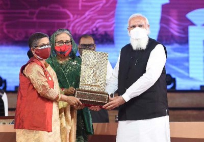 50th Bangladesh Independence Day: Modi hands over Gandhi Peace Prize 2020 for Bangabandhu Sheikh Mujibur Rahman to his daughters