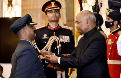 Indian President awards Vir Chakra to Group Captain Abhinandan Varthaman
