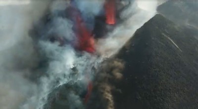 Thousands evacuated, houses destroyed as volcanic eruption in Spanish island enters 'new explosive phase'