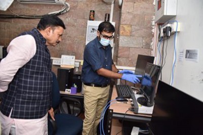 MoS for Communications Devusinh Chauhan visits IIT-G