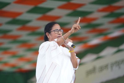 Exempt oxygen tanks, Covid medicines from taxes: Mamata Banerjee writes to PM Modi