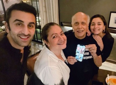 Alia Bhatt celebrates father Mahesh Bhatt's birthday with boyfriend Ranbir Kapoor