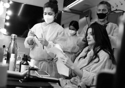 Anushka Sharma in workmode. See pic