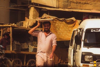 Conflict over COVID-19: Pakistan traders to continue commercial activities despite rise in cases