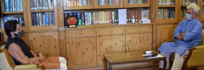 Mir Junaid calls on J&K Lieutenant Governor, presents memorandum containing suggestions