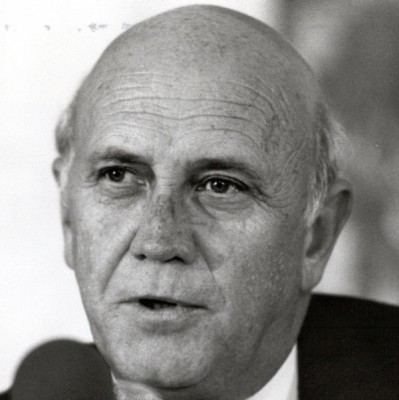 Former South African President FW de Klerk, who released Nelson Mandela, dies at 85