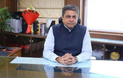 Union Secy Tourism reviews functioning of tourism sector in Jammu and Kashmir