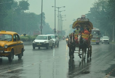 Kolkata experiences chill in the air along with drizzle amid depression