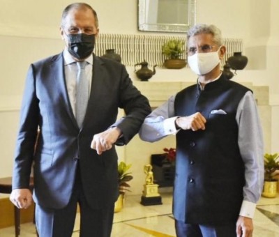 India, Russia agree to invest more in each other's economy, produce Russian military equipment in India