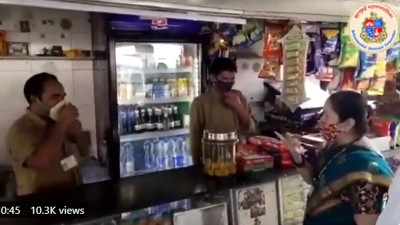 Mumbai Mayor travels in local train, urges people to wear masks