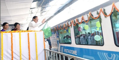 Vice President Naidu lauds Railways for rising to the occasion with novel efforts during COVID-19
