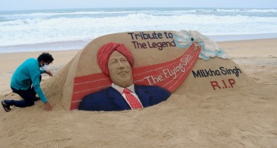 Milkha Singh: Sudarshan Pattnaik creates sand art in his memory