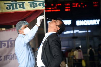 New Delhi: India’s daily new cases continue to rise. 96,982 new cases were registered in the last 24 hours.