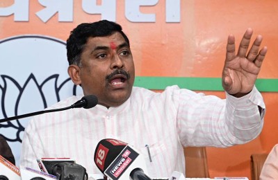 Brahmins, baniyas in my pocket: BJP leader's shocker; Congress demands apology