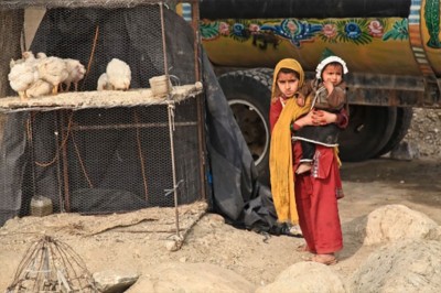Afghanistan: Displaced mom sells infant to treat sick daughter