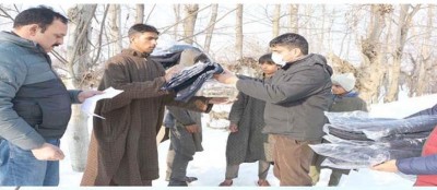 Jammu and Kashmir: Essential items distributed among needy families at Shopian
